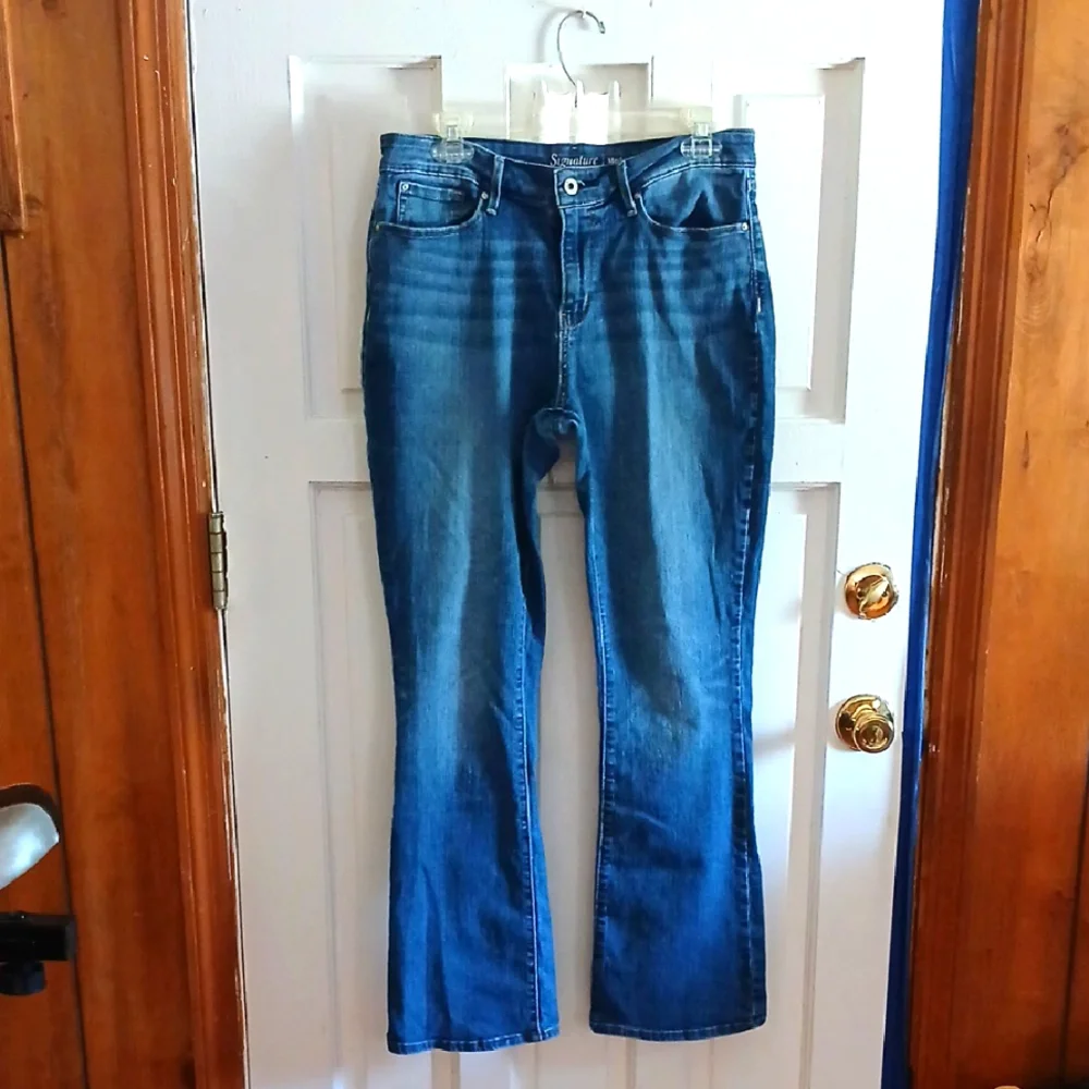 Levi's Blue Boot Cut Jeans Classic Denim Style - Picture 3 of 9